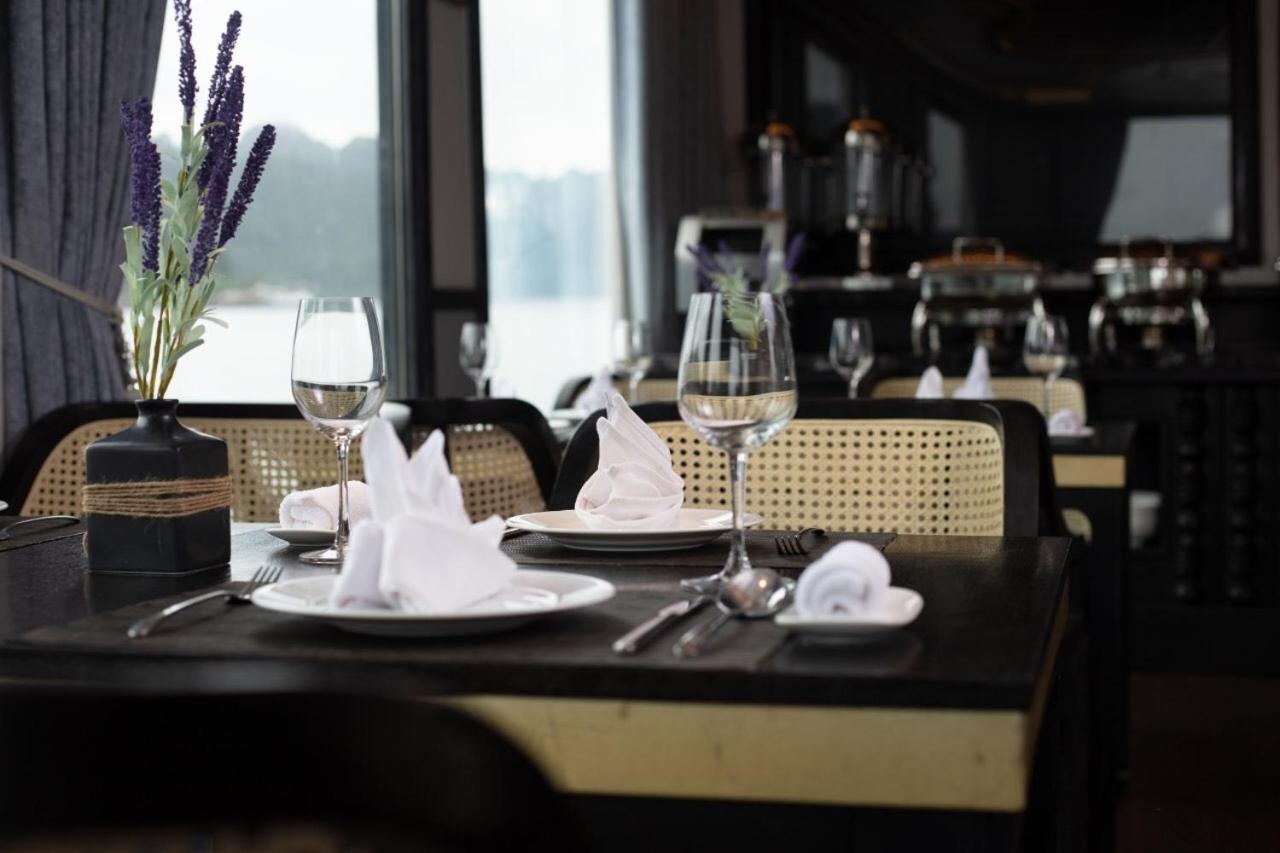 Hotel Madeline Cruises Ha Long Esterno foto