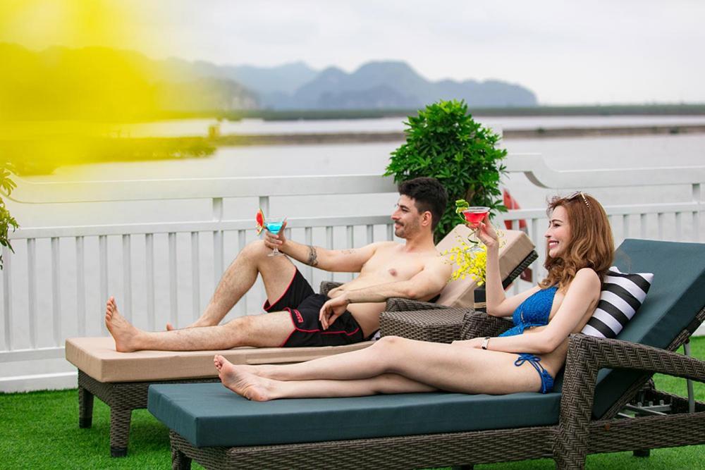 Hotel Madeline Cruises Ha Long Esterno foto
