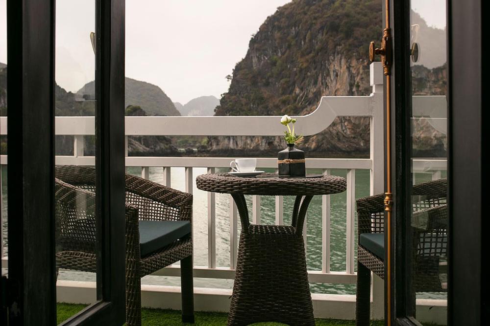 Hotel Madeline Cruises Ha Long Esterno foto